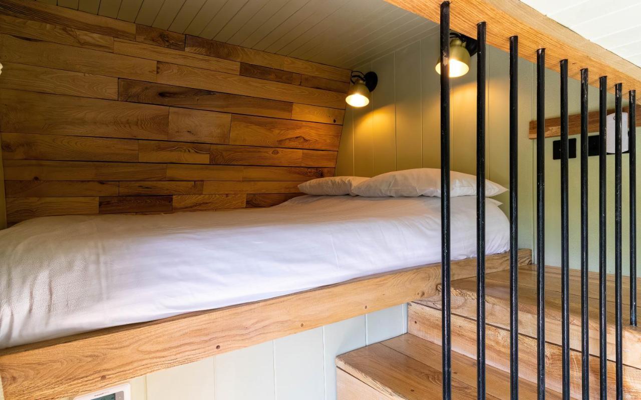 The Shire Luxury Converted Horse Lorry With Private Hot Tub Cyfie Farm Llanfyllin Eksteriør billede